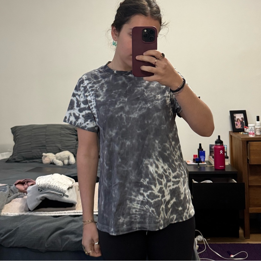 tie-dye lulu workout shirt